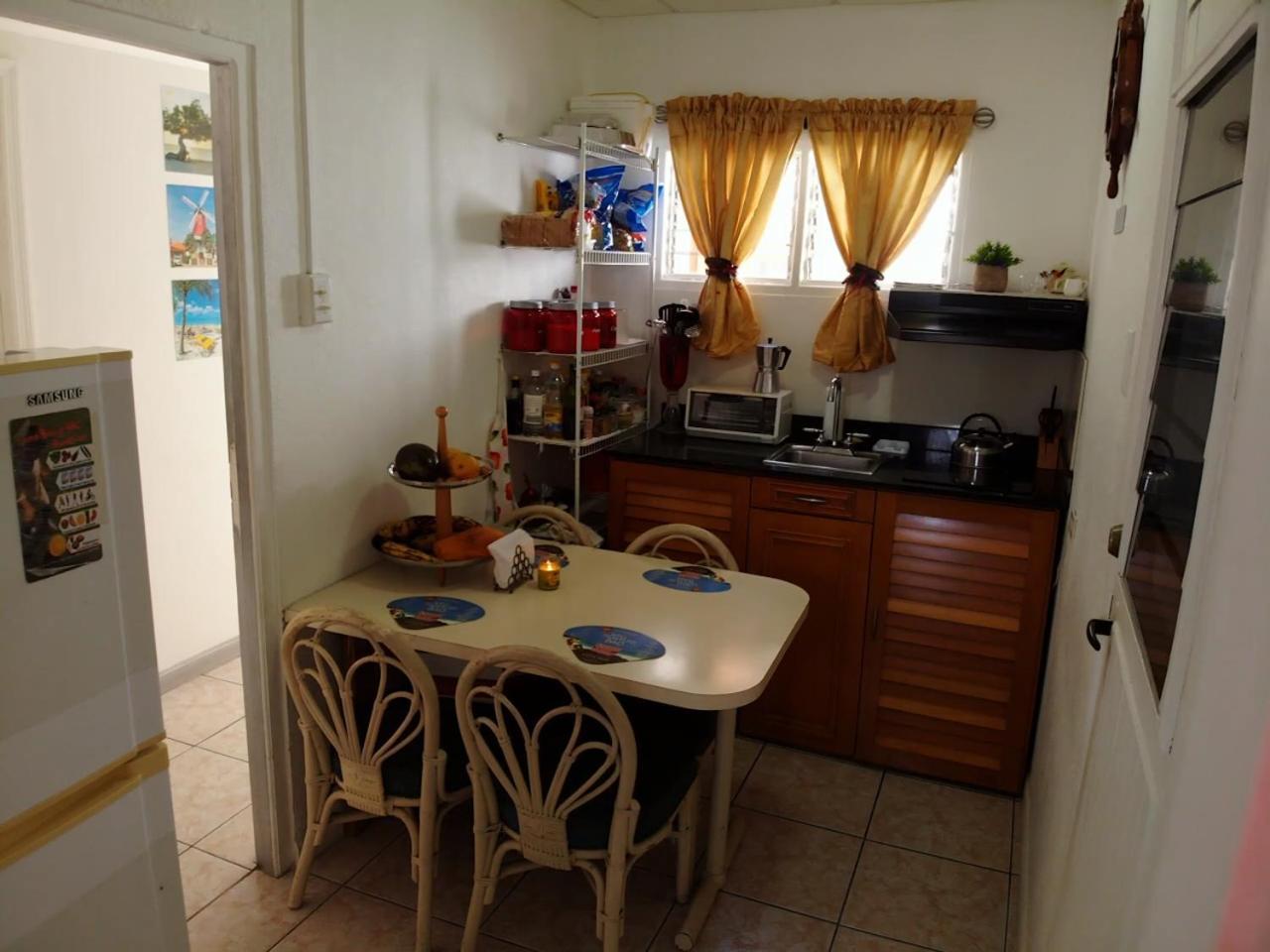 Hostel Room Aruba オラニエスタッド エクステリア 写真